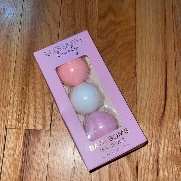 Jules Smith| PEACE OUT BATH BOMB TRIO - Picture 2 of 2